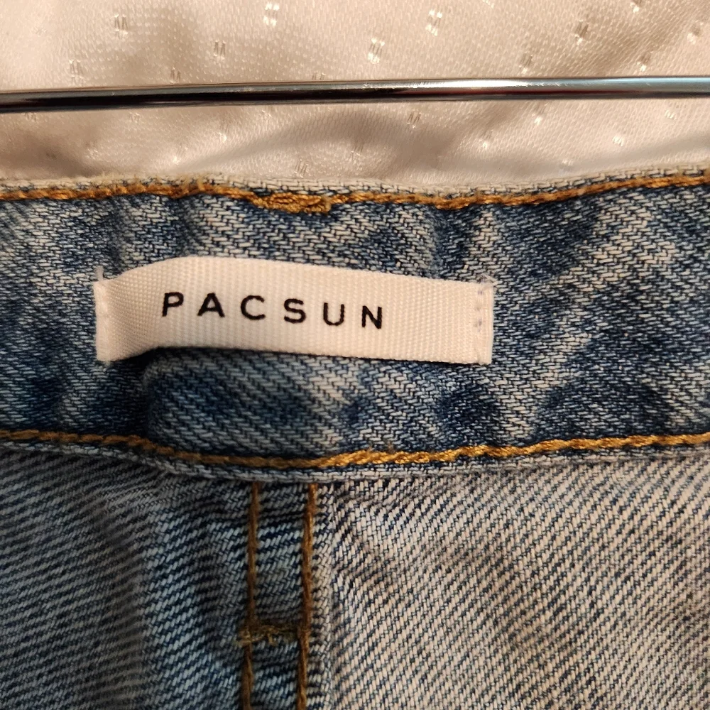 Jeans - Picture 3 of 4